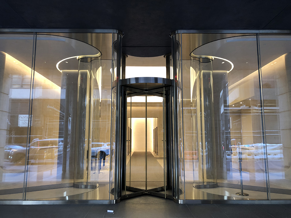 712 Fifth avenue nyc curved laminated glass entrance lobby Cristacurva